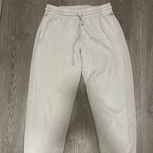 Aritzia TNA Cozy Fleece Boyfriend Sweatpant Gray Size Small